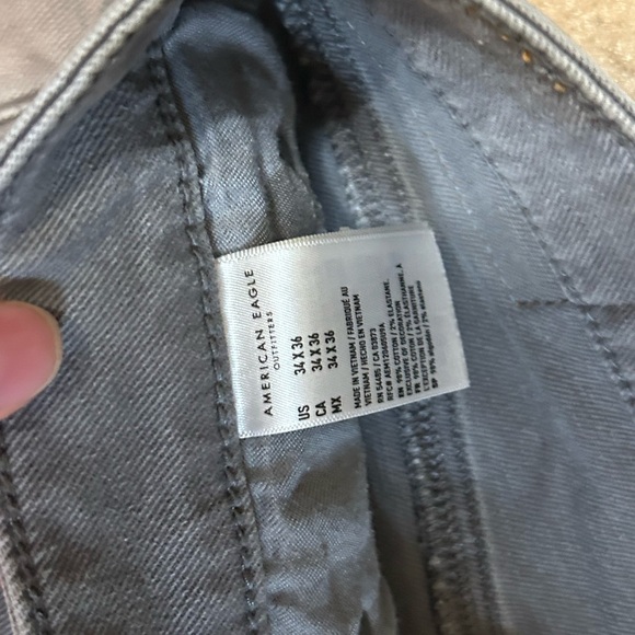 AE AIRFLEX + ATHLETIC FIT JEAN - Picture 4 of 4